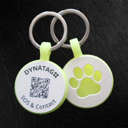 Tiermarke mit QR-Code und Glow-Pfote aus fluoreszierendem Silikon – Schweizer Datenplattform
