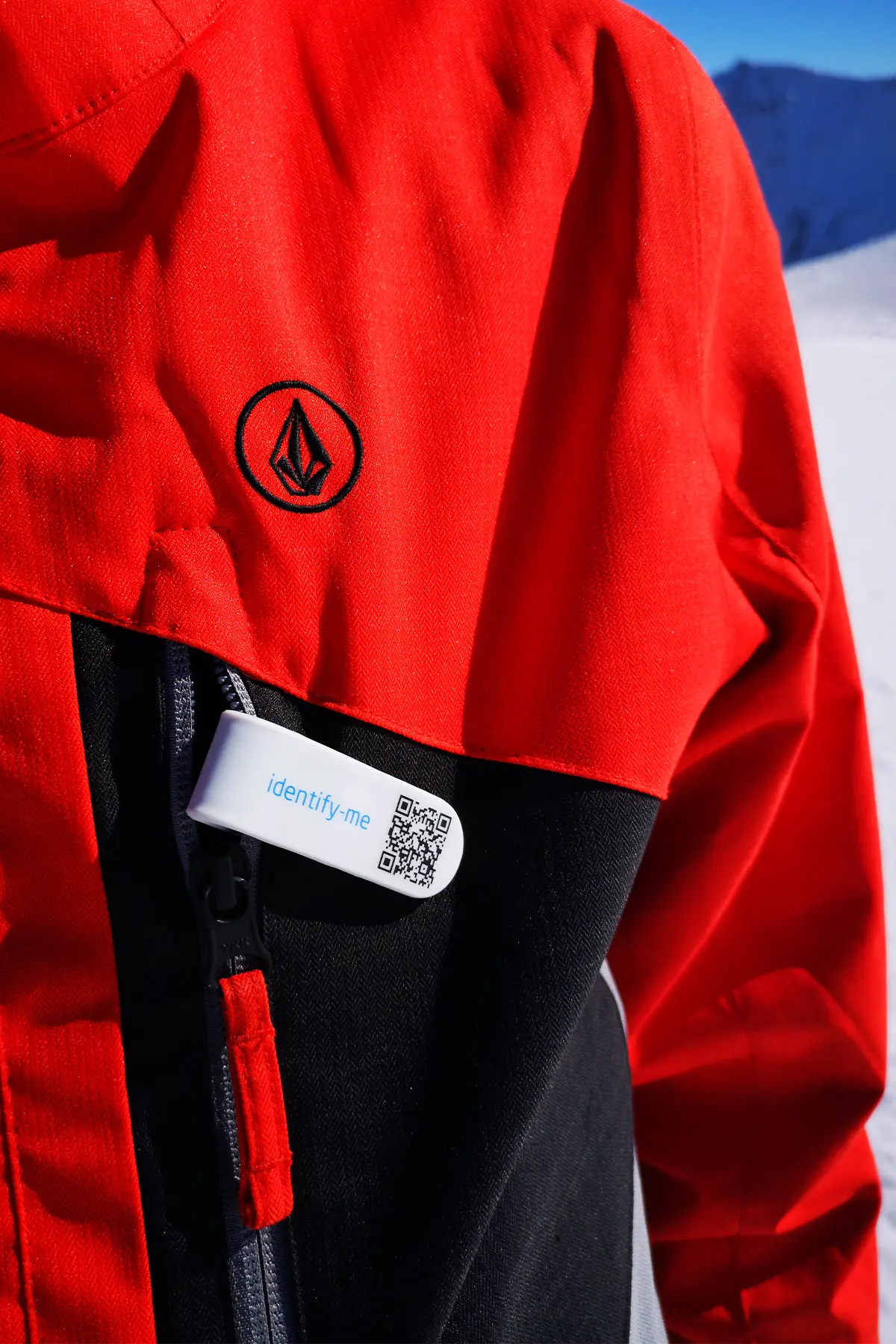 SOS emergency clip for seniors, sports, travel, children and care